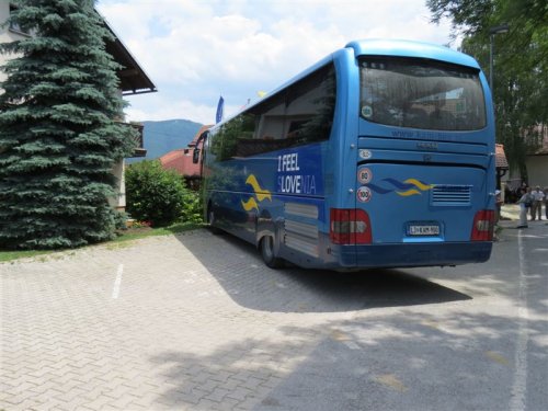 S KAM-BUS-ovem avtobusom smo se odpeljali naprej do gradu SNEŽNIK